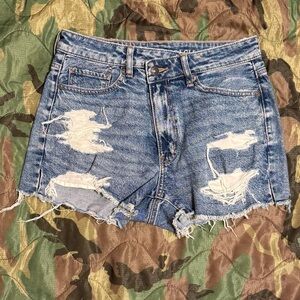 AE Strigid Ripped Denim Mom Short